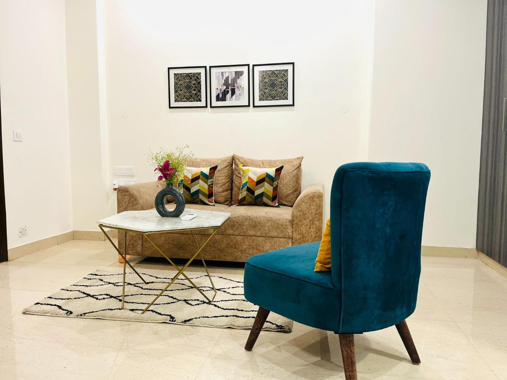 Bluo 1Bhk - Dlf Cybercity, Balcony, Lift, Parking Gurgaon Exteriör bild